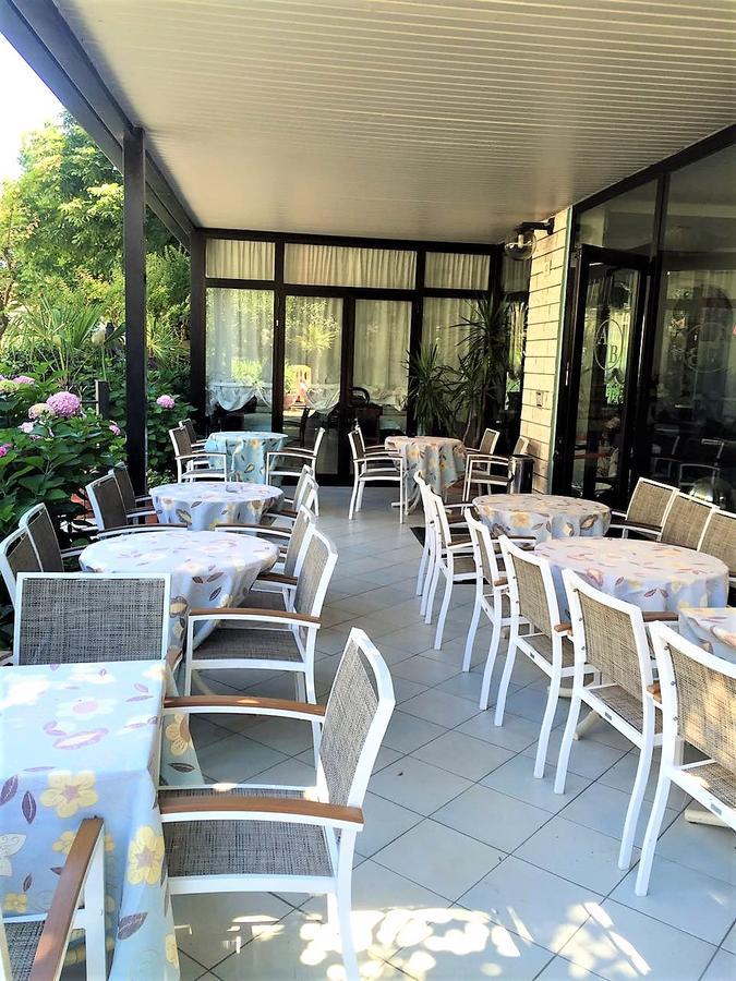 Hotel Barbiani Rimini Exterior photo